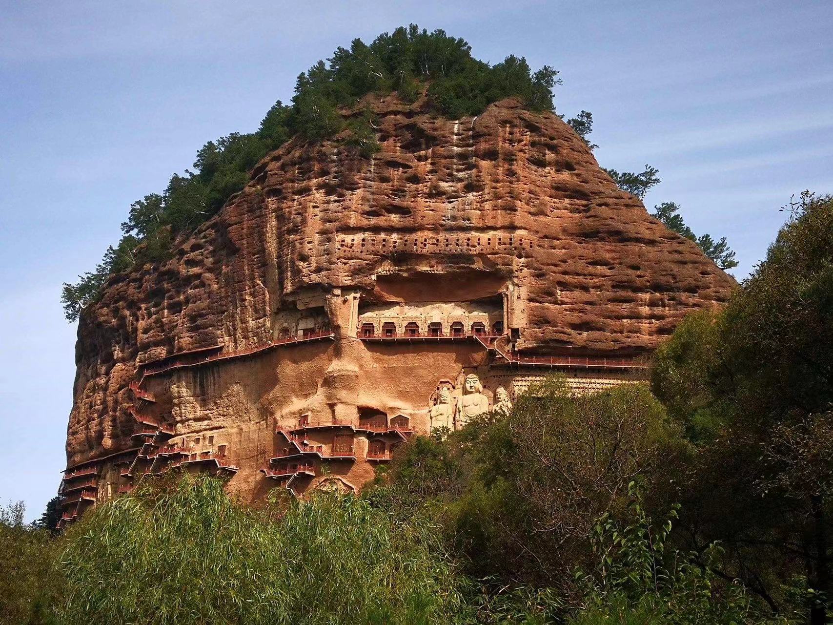 麦积山石窟图片全景图片